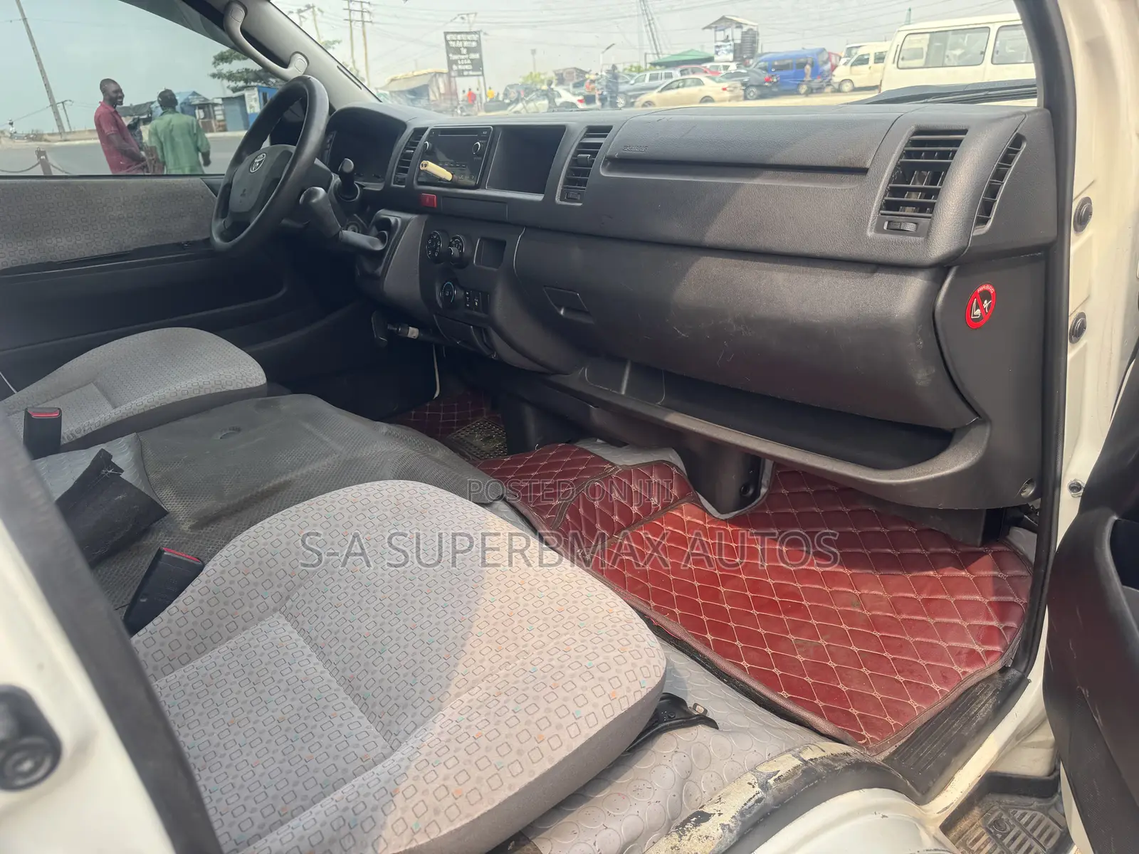 Toyota HiAce 2017 White