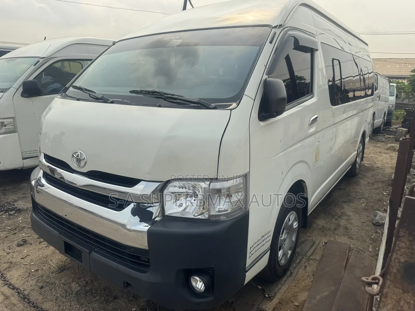 Toyota HiAce 2017 White