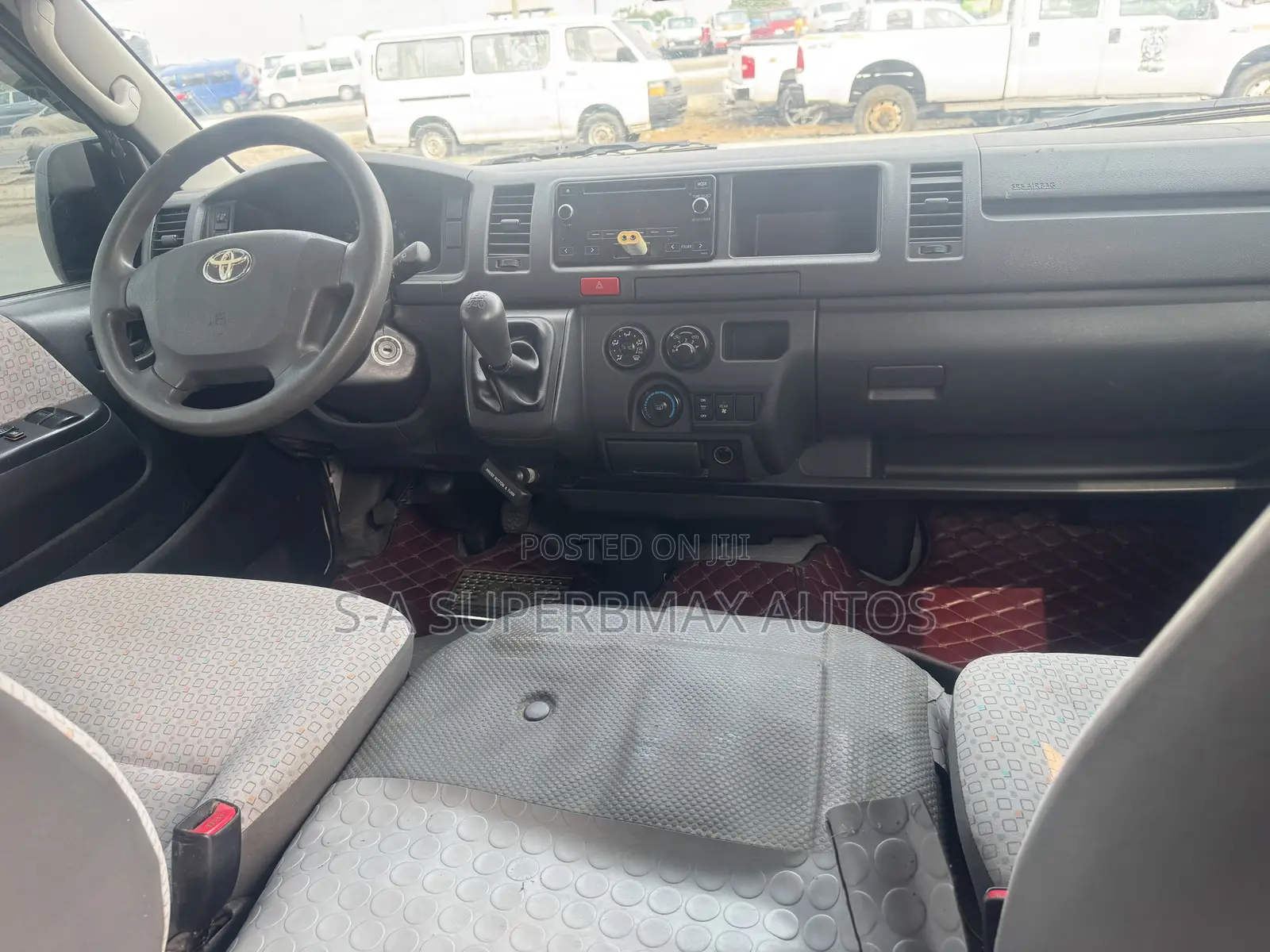 Toyota HiAce 2017 White