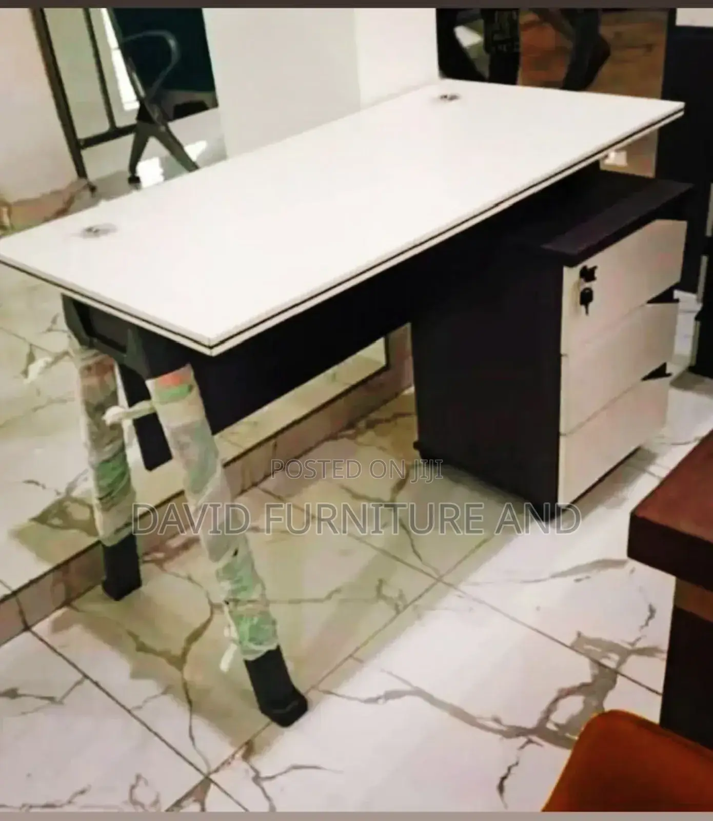 Amazing Mini Office Table