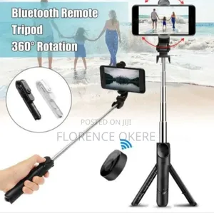 Selfie Stick With Fill Light and Detachable Remote
