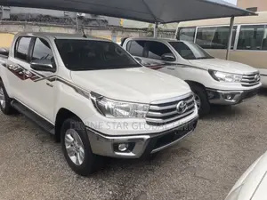 Toyota Hilux 2020 White