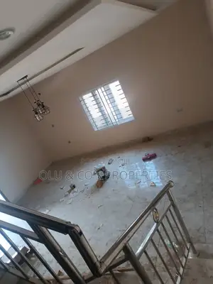 4bdrm Townhouse / Terrace in Palm Heights Estate, Lugbe District