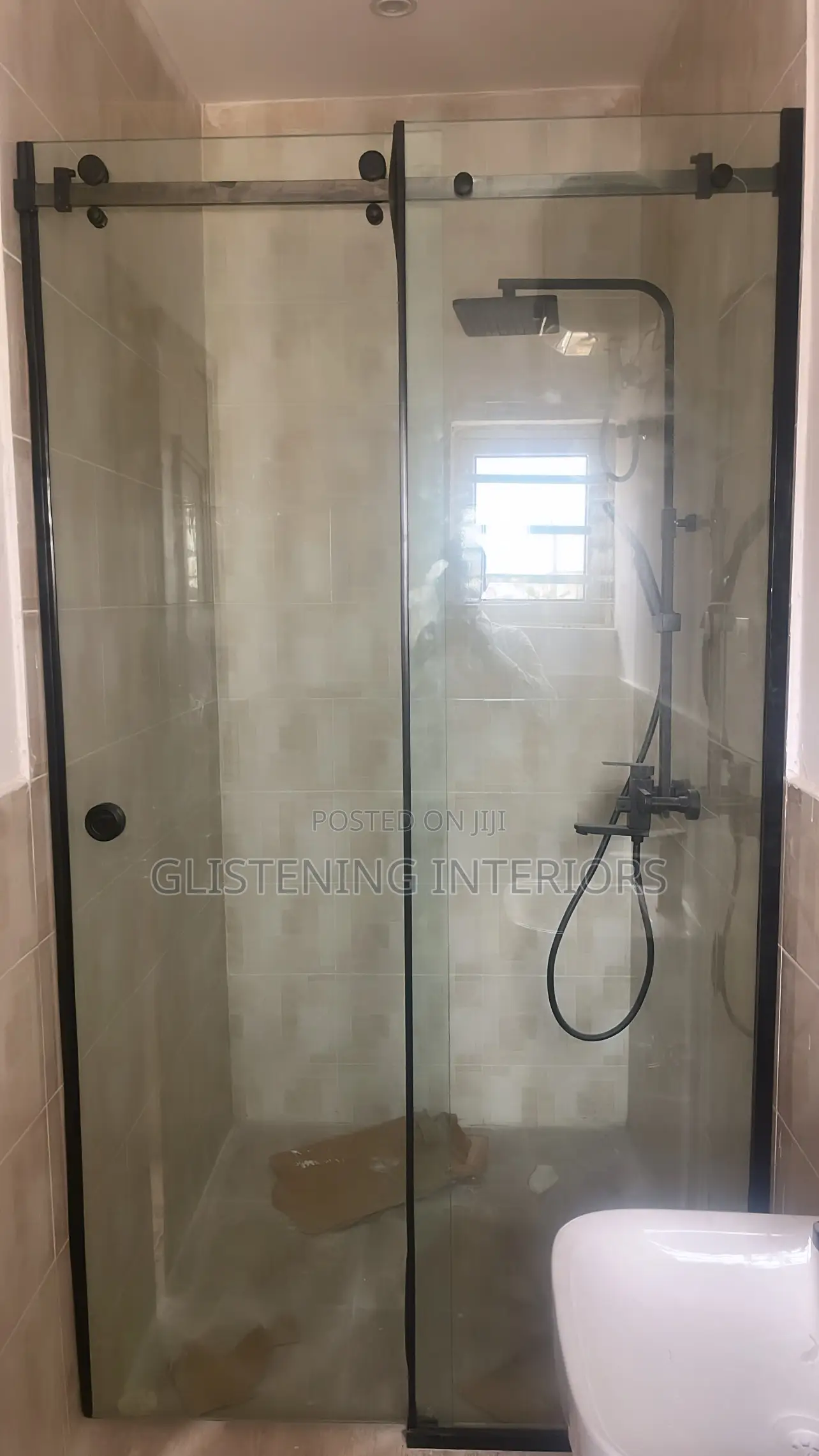 10mm Plain Glass Sliding Shower Cubicles