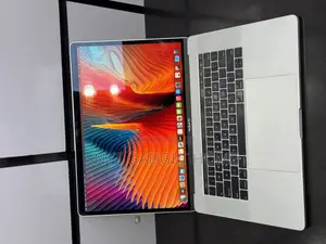 Photo - Laptop Apple MacBook Pro 2018 32GB Intel Core I9 SSD 512GB