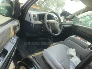 Toyota HiAce 2013 Black