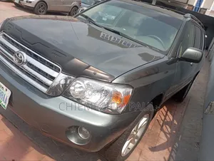 Photo - Toyota Highlander Limited V6 4x4 2006 Gray