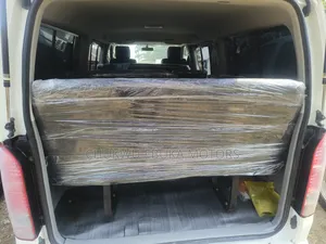 Toyota HiAce 2014 White