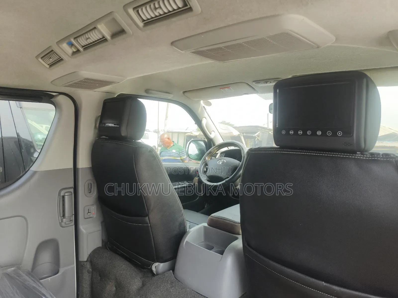 Toyota HiAce 2014 White