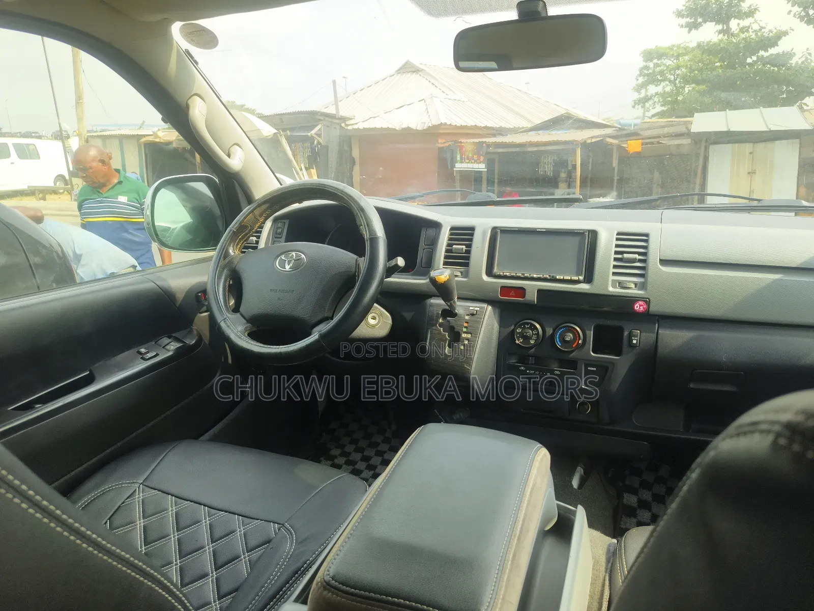 Toyota HiAce 2014 White
