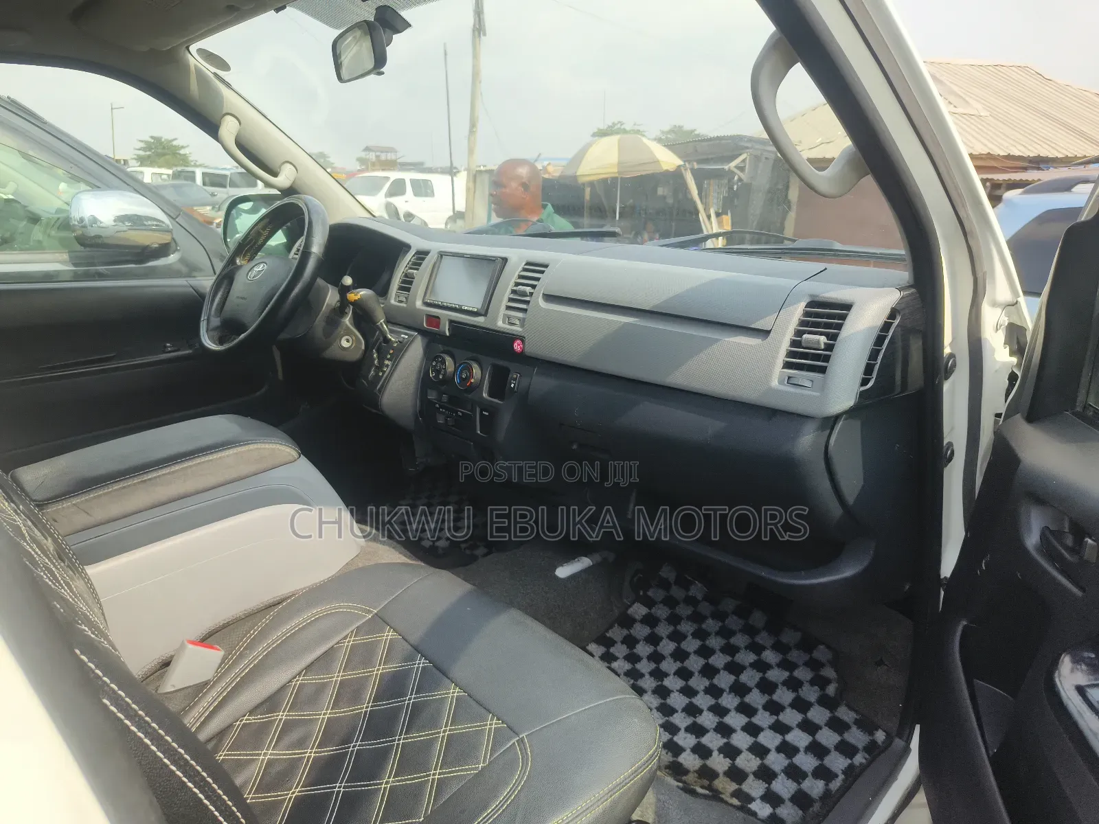Toyota HiAce 2014 White