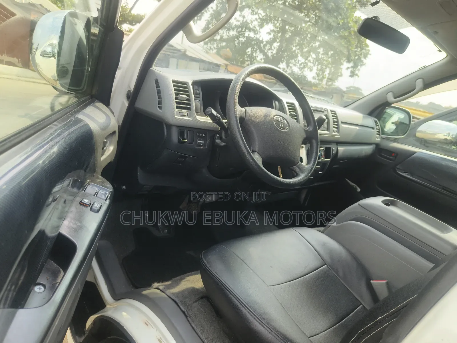 Toyota HiAce 2013 White