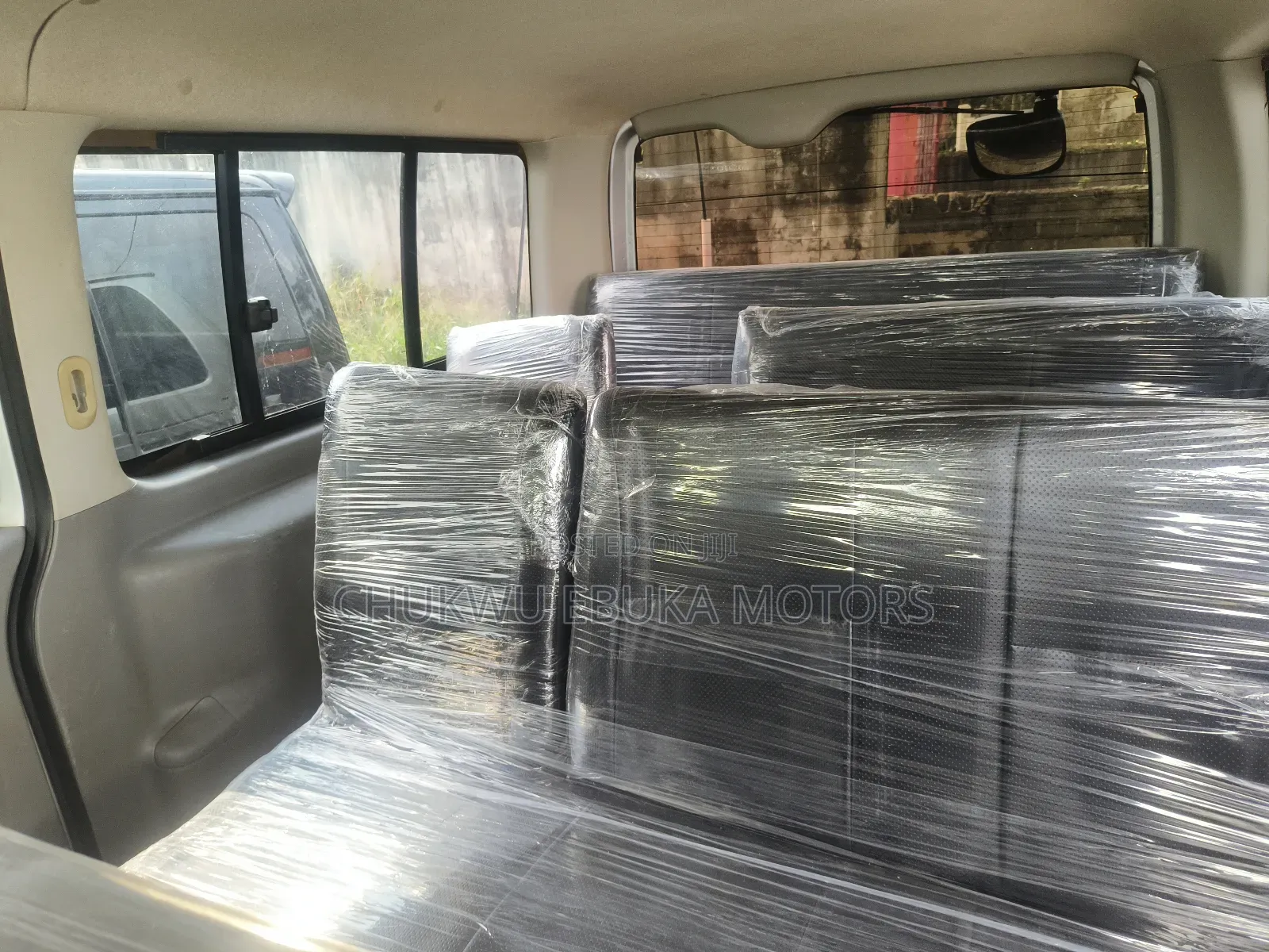 Toyota HiAce 2014 Silver