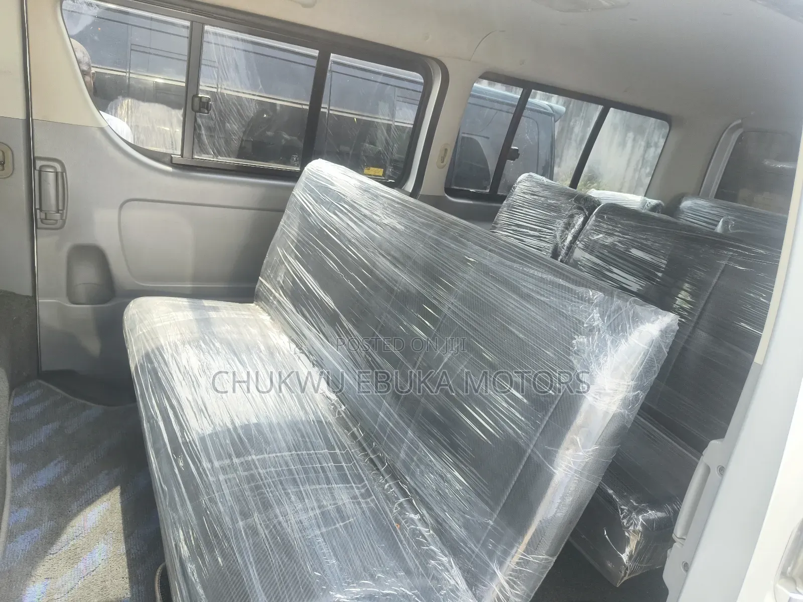 Toyota HiAce 2014 Silver