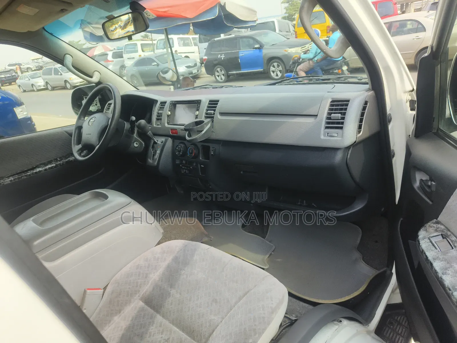 Toyota HiAce 2014 White