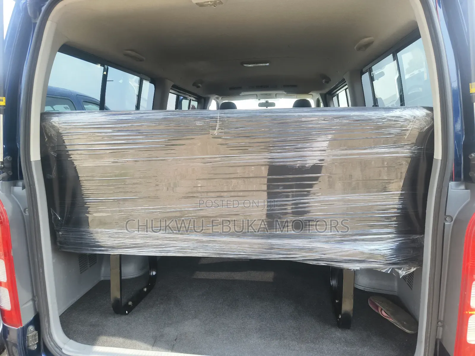 Toyota HiAce 2014 Blue