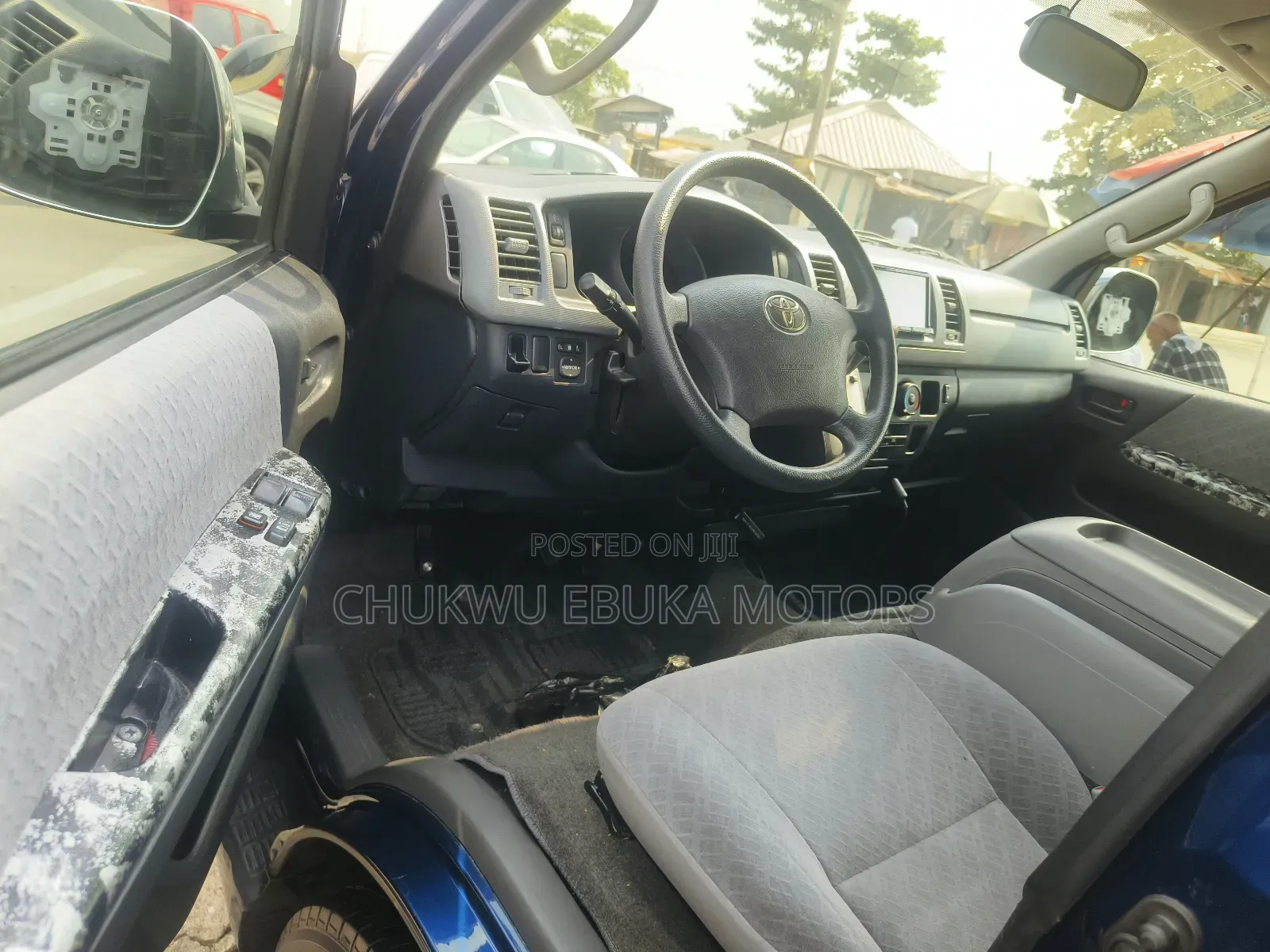 Toyota HiAce 2014 Blue