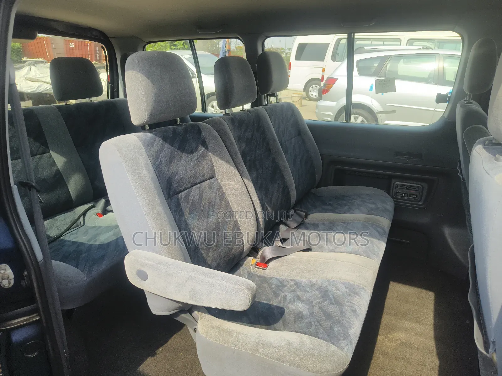 Toyota HiAce 2004 Blue