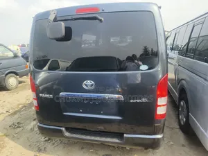 Toyota HiAce 2015 Grey