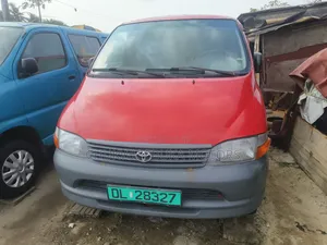 Toyota HiAce 2004 Red