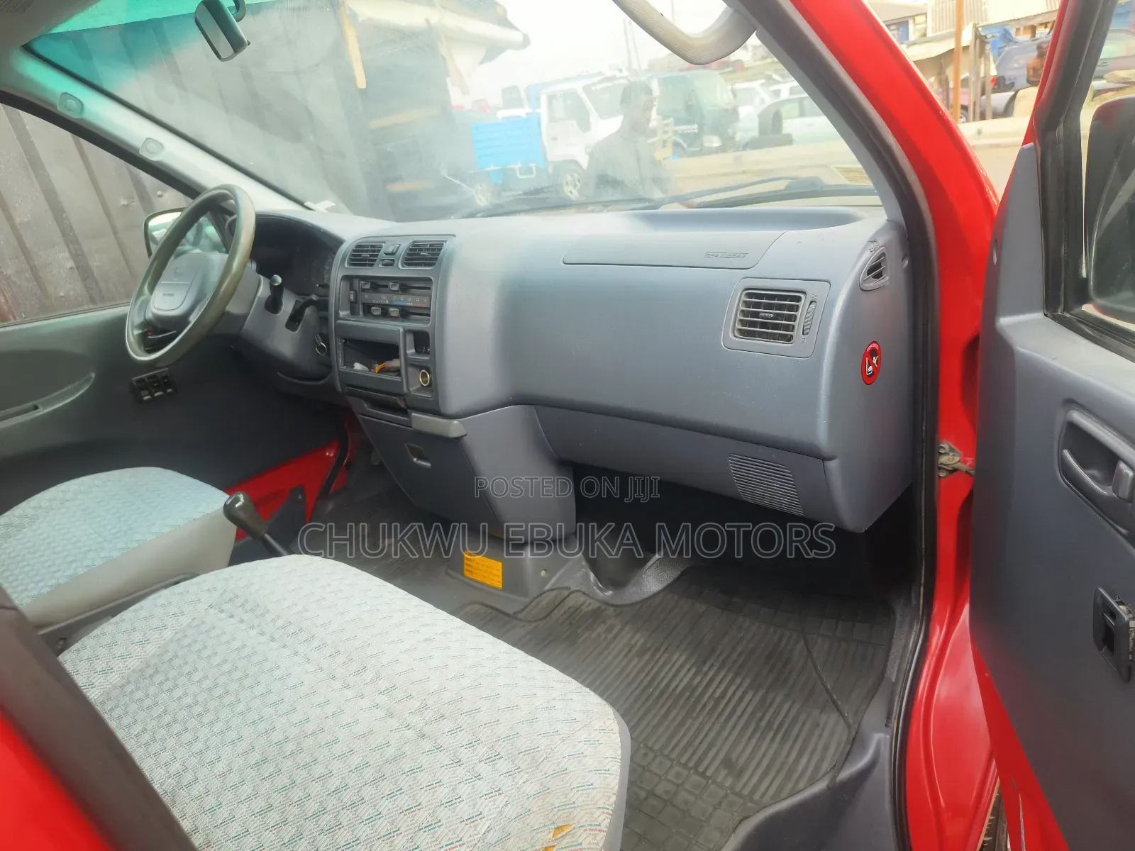 Toyota HiAce 2004 Red