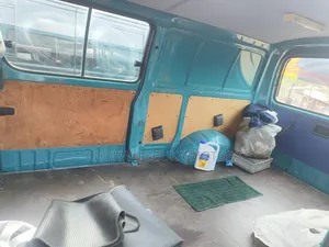 Toyota HiAce 2004 Blue