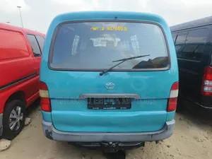 Toyota HiAce 2004 Blue