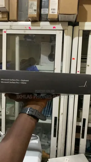 New Microsoft Surface Pro 11th Edition, a Copilot+ PC 16GB SSD 1T don ...