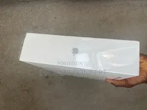 New Laptop Apple MacBook Air 2022 M2 16GB Apple M2 SSD 256GB