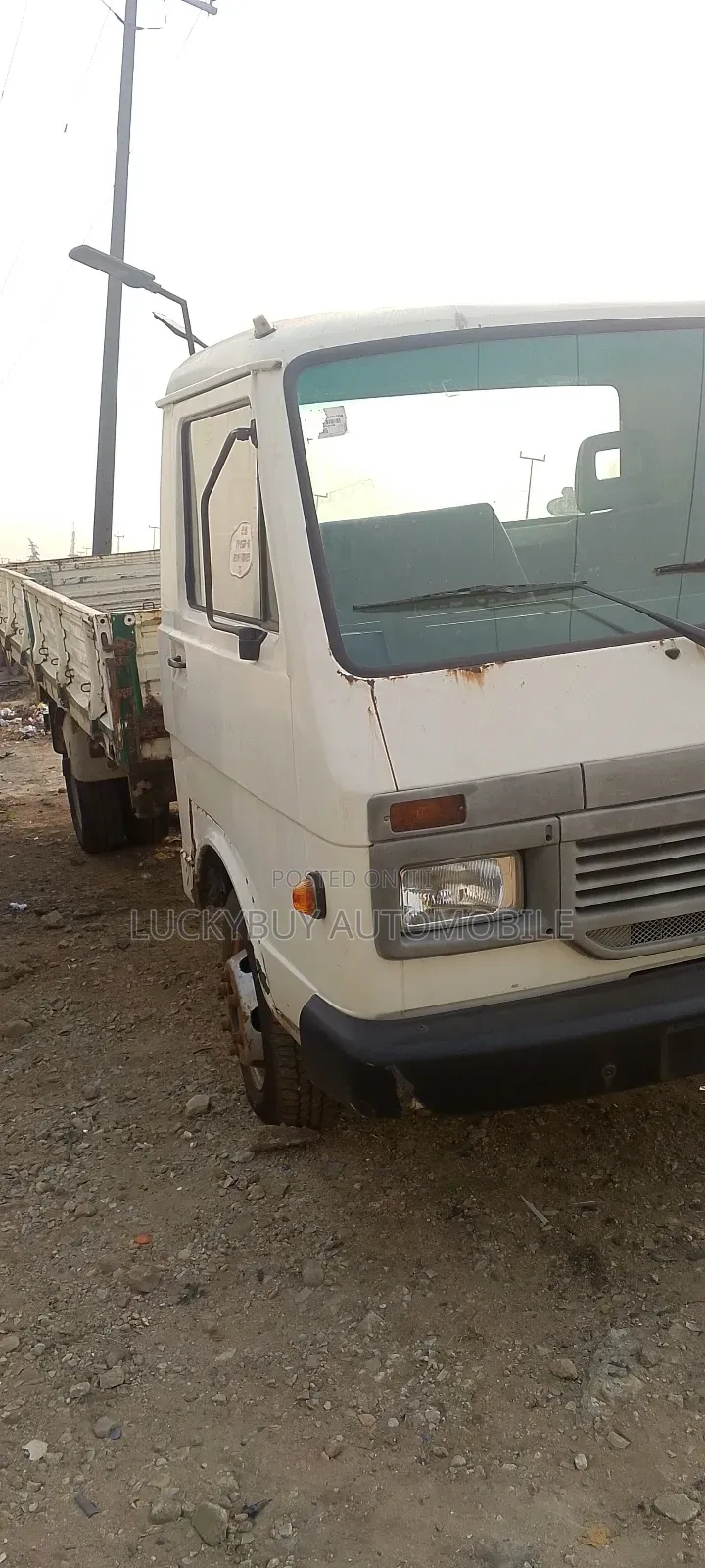 Volkswagen LT 2000 White