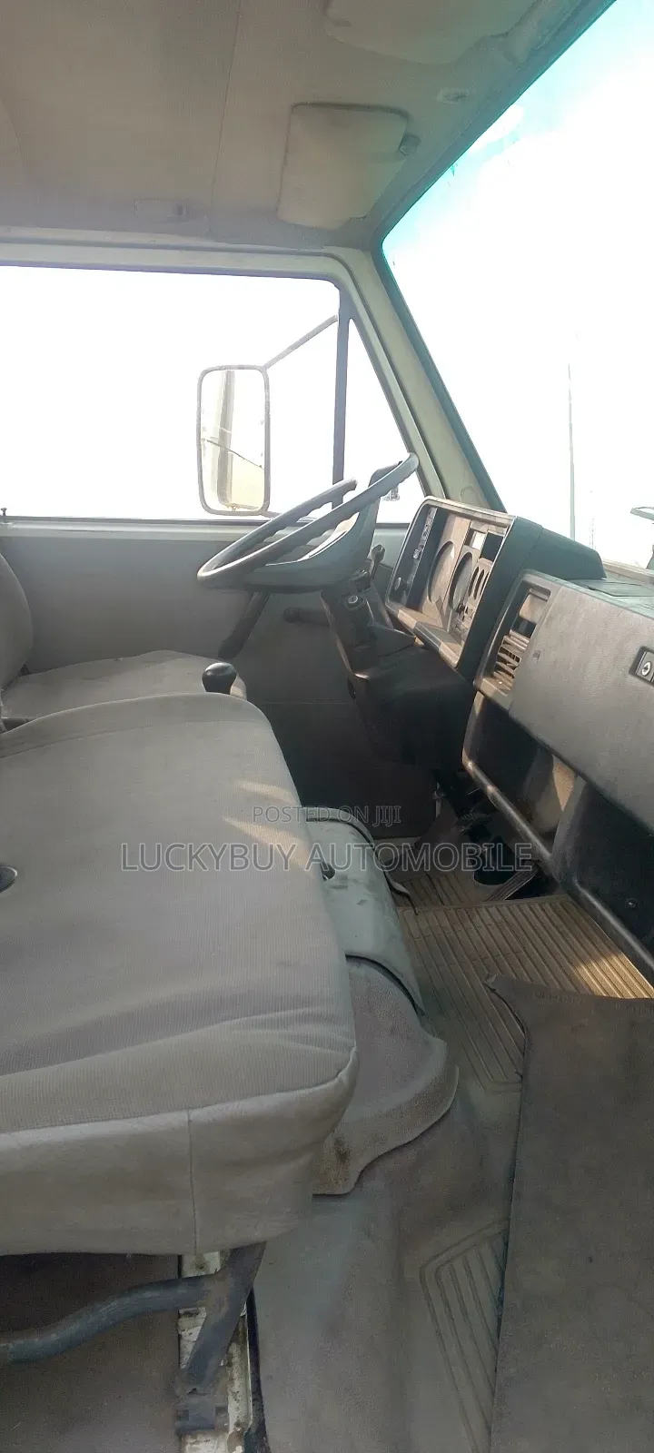 Volkswagen LT 2000 White