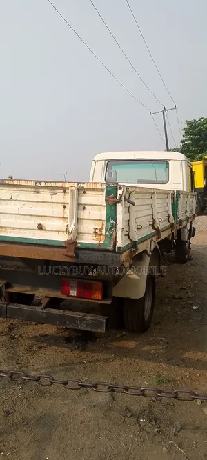 Volkswagen LT 2000 White