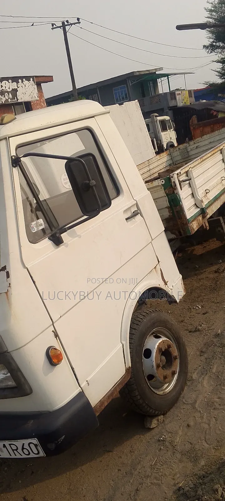 Volkswagen LT 2000 White