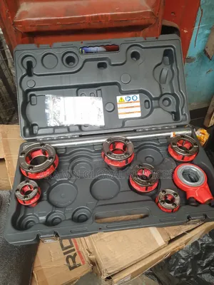 RIDGID Manual Pipe Threader
1/2"-2"