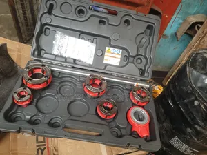 RIDGID Manual Pipe Threader
1/2"-2"