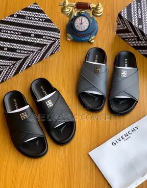 Givenchy Cover Palm
