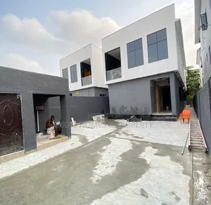 5bdrm Duplex in Ologolo, Lekki for sale