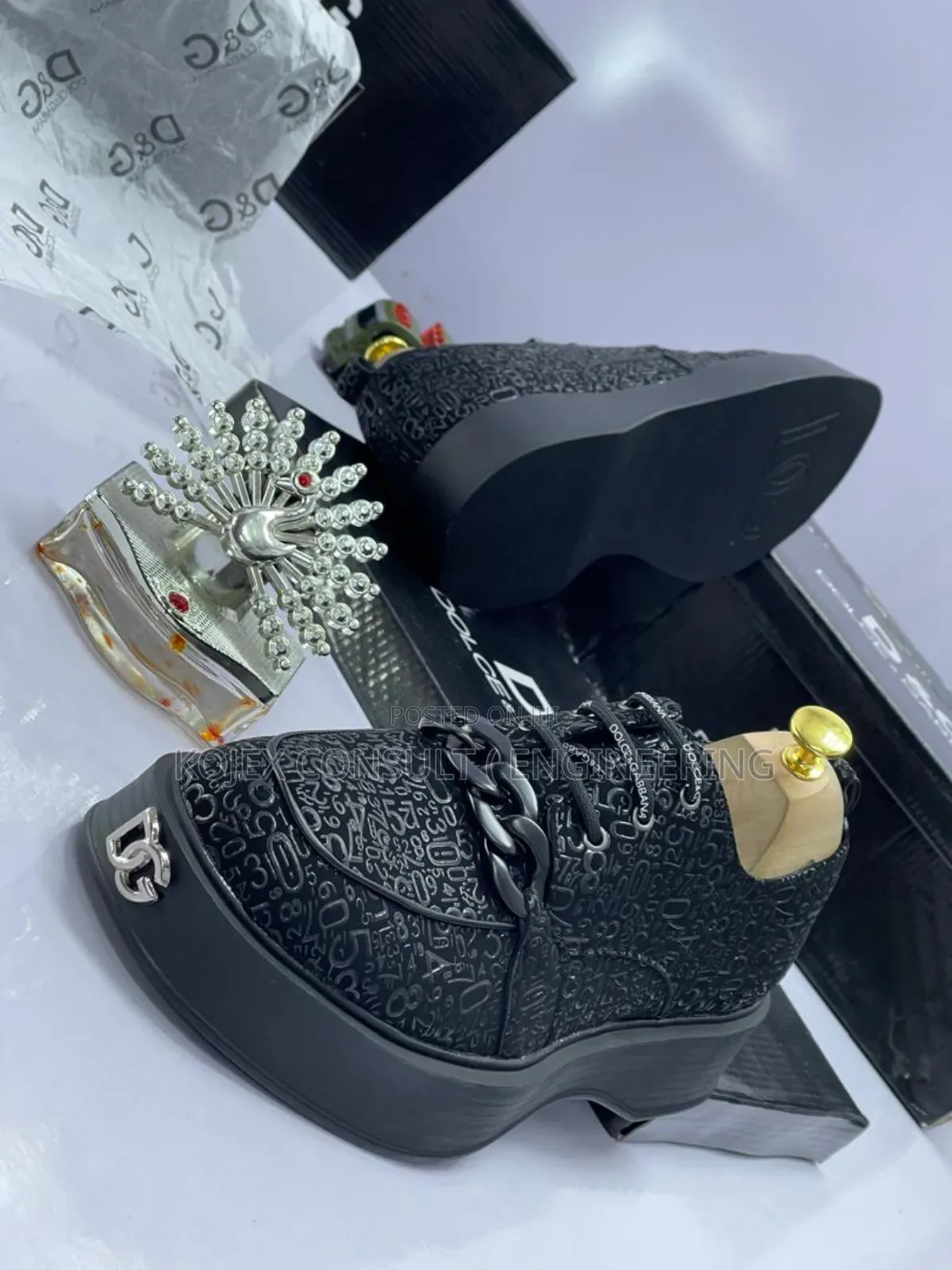 D G Shoe Available