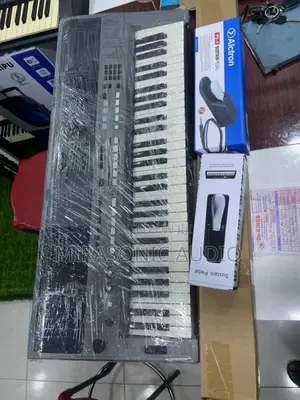 Yamaha UK Used Keyboard PSR E443