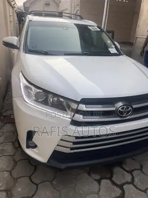 Photo - Toyota Highlander 2014 White