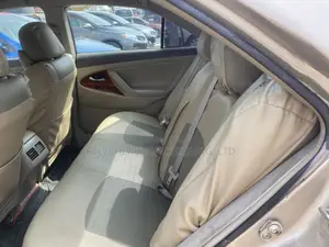 Toyota Camry LE 4dr Sedan (2.4L 4cyl 5A) 2009 Gold
