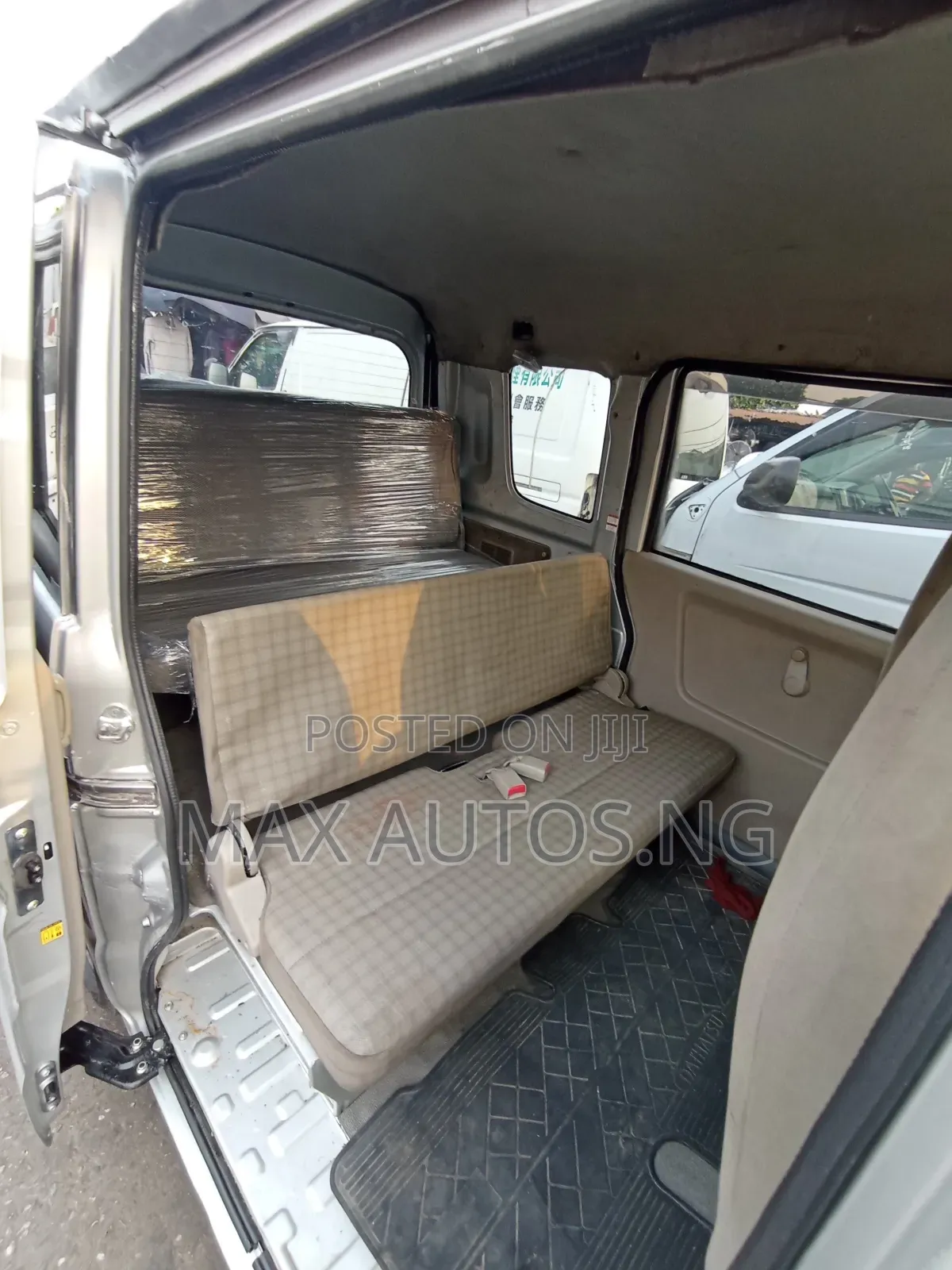 Suzuki APV Minibus 2010 Silver