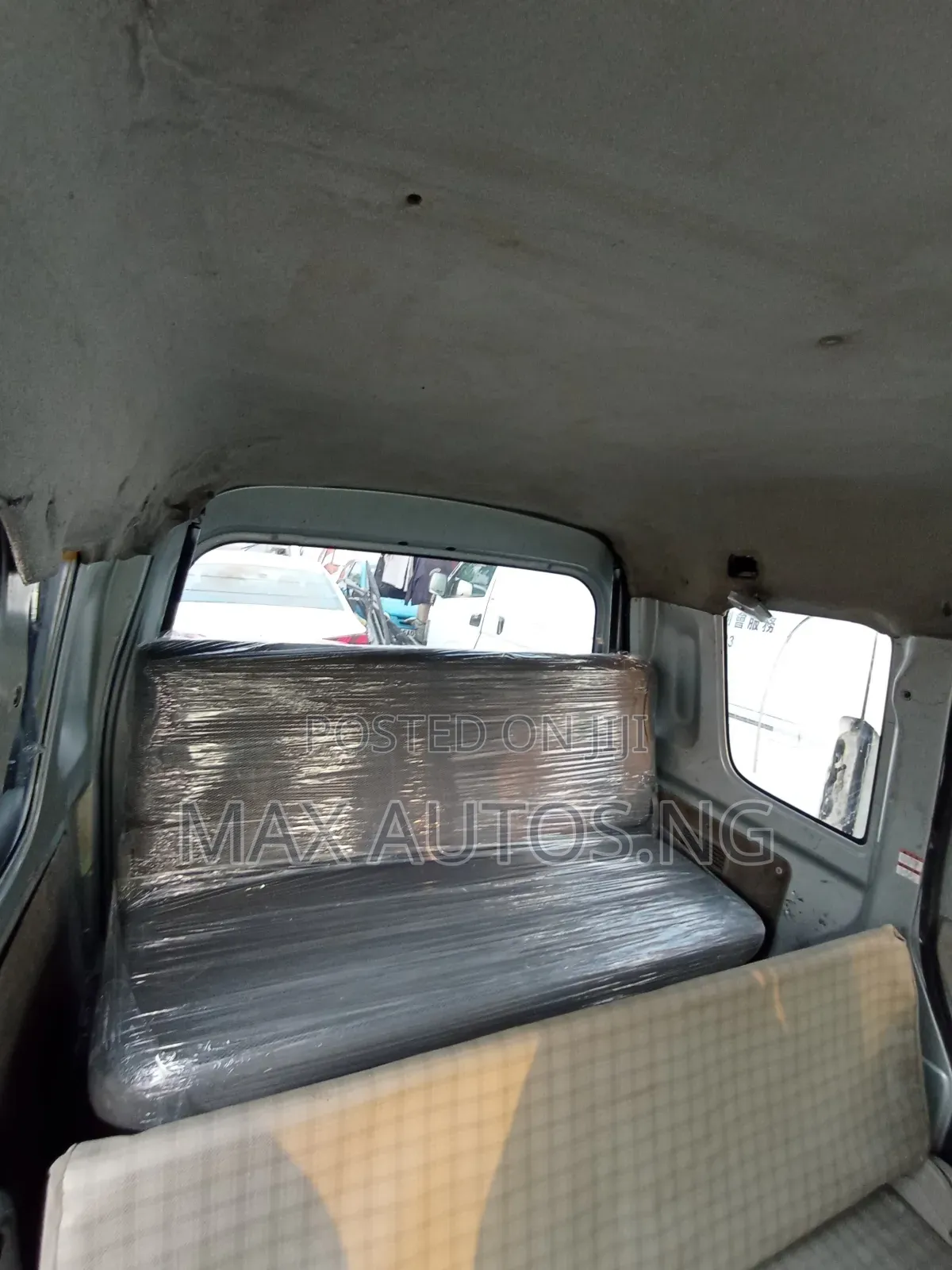 Suzuki APV Minibus 2010 Silver