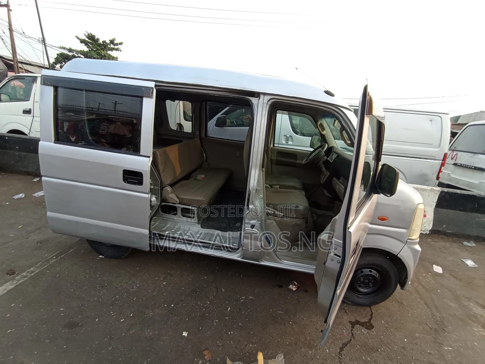Suzuki APV Minibus 2010 Silver