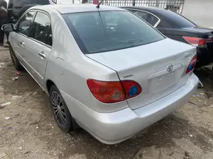 Toyota Corolla LE 2004 Silver