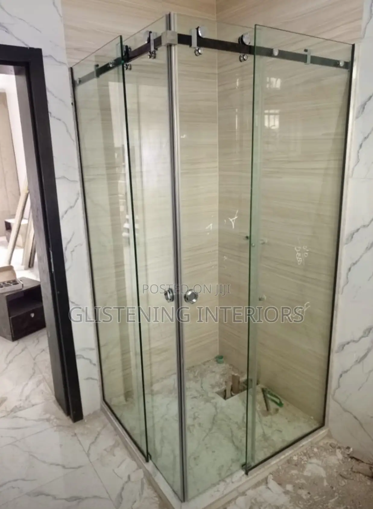 Shower Sliding On Two Side Close