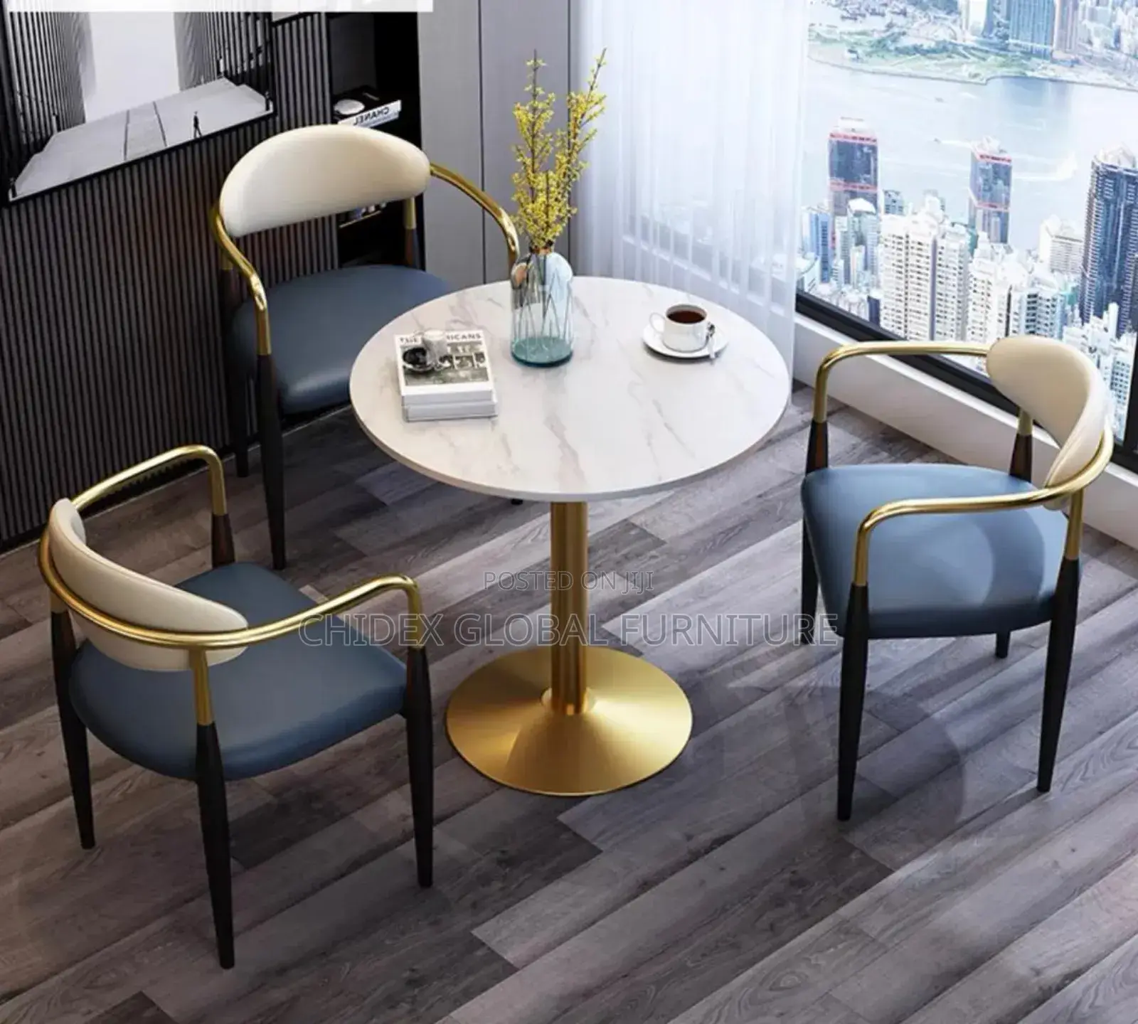 Round Dining Table With Chairs