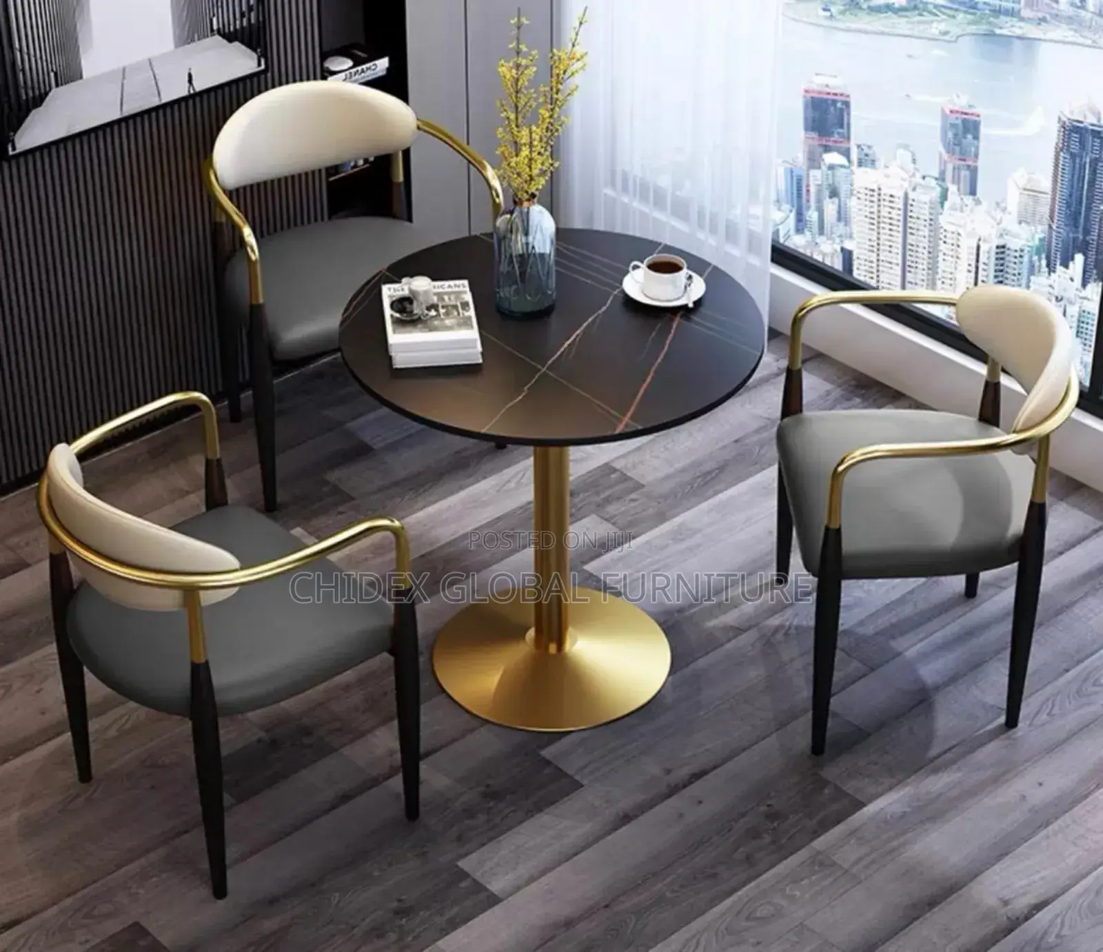 Round Dining Table With Chairs