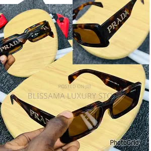 Prada Luxury Quality Glasses