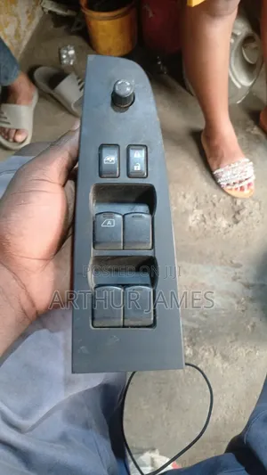 Pressing Button Nissan Altima, Murano, Tiana, Maxima 2010